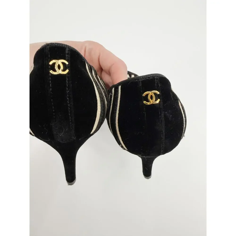 Chanel Pumps Striped Velvet Cap Toe Interlocking CC Logo Black White 39.5 9.5